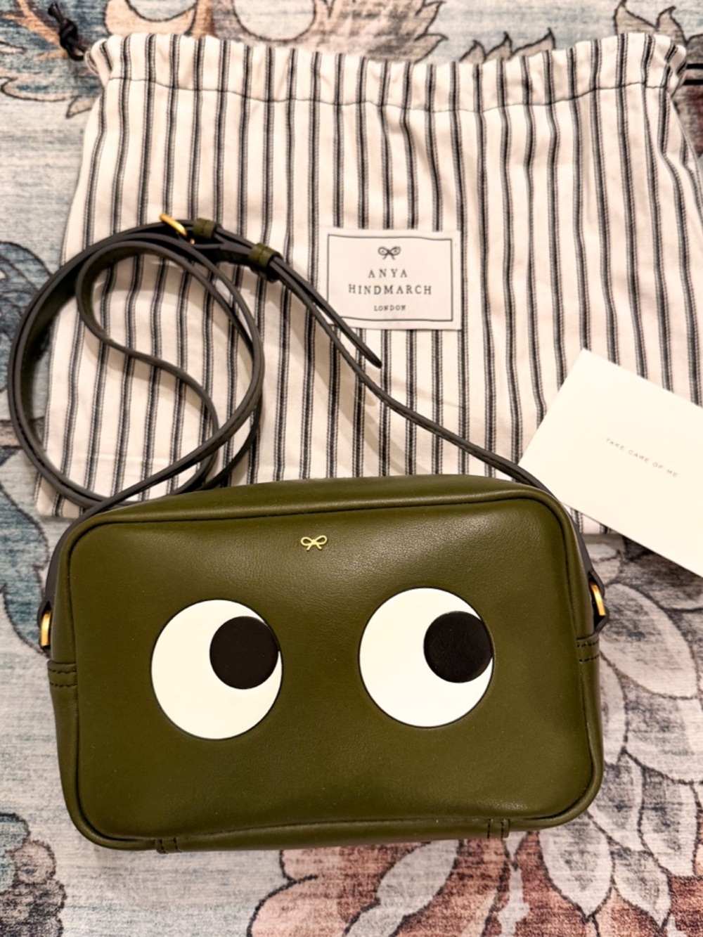 New! Rare Anya Hindmarch Olive Green leather Eye Crossbody. smoke/pet free home